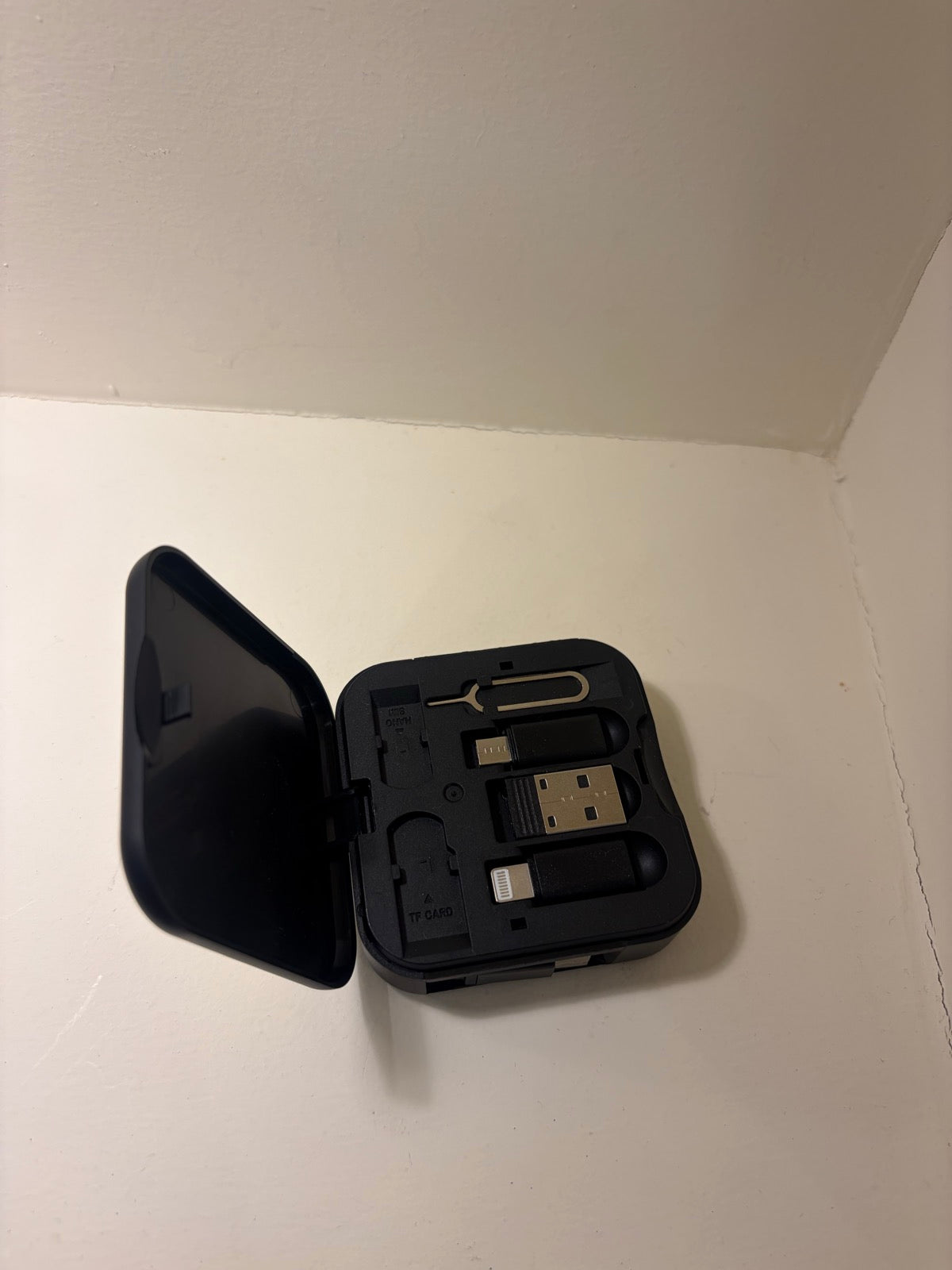 Universal Travel Box Adaptor – 9028-3